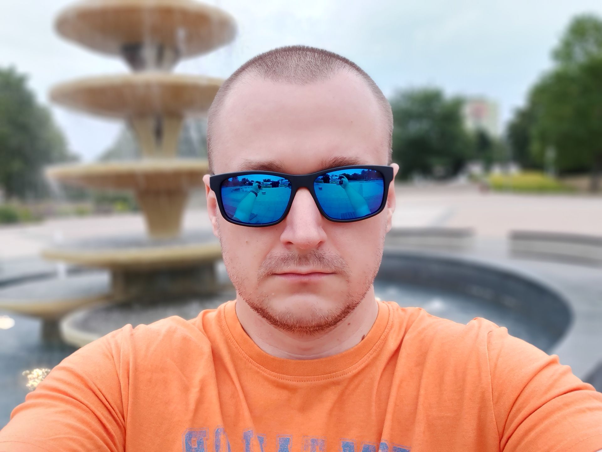 Samsung Galaxy A80 kontra przedni aparat Galaxy S10. Czy obracana kamera ma sens? 28