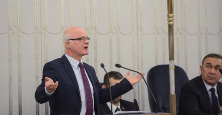 Senacka komisja za przyjęciem bez poprawek ustawy dot. programu 500 plus