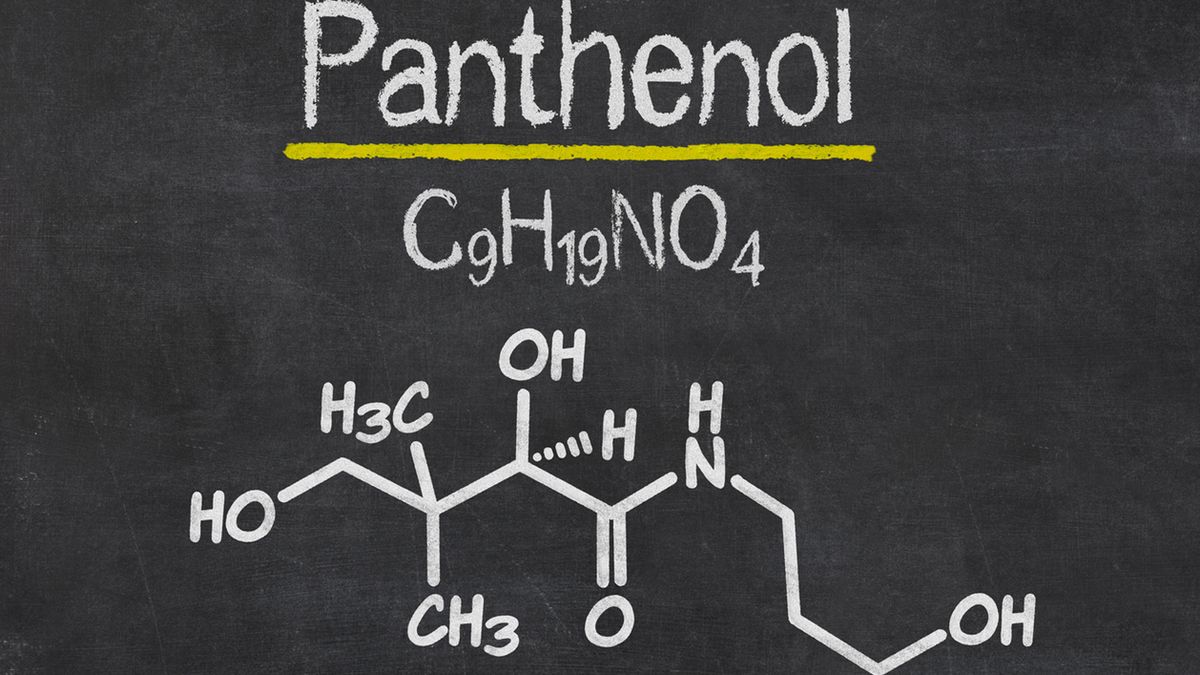 Pantenol ma właściwości nawilżające i przyspieszające procesy regeneracji naskórka.