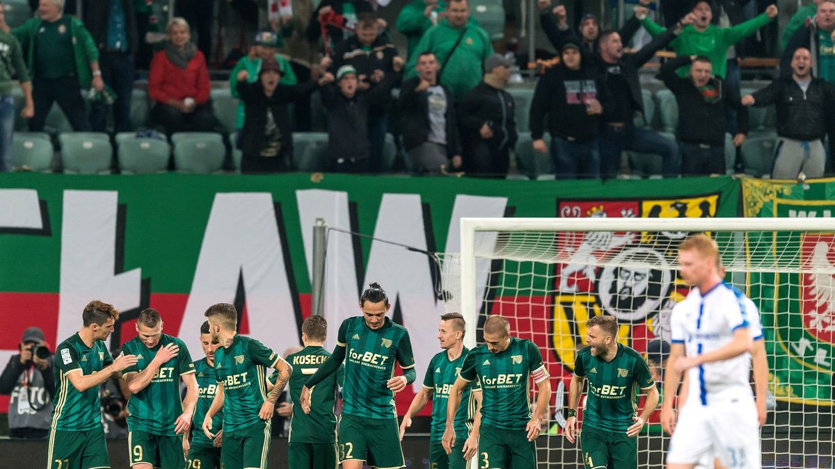 PAP / Maciej Kulczyński / Na zdjęciu: piłkarze Śląska Wrocław