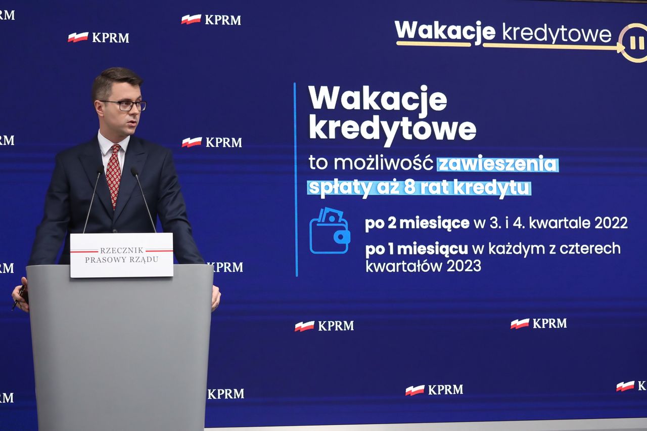 Czy pomoc rządu może obniżyć zdolność kredytową? Piotr Mueller odpowiada