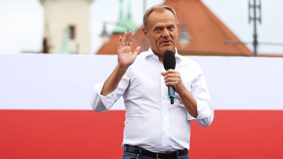 Sopot, 27.08.2023. Kampania wyborcza do parlamentu 2023. Przewodniczący Platformy Obywatelskiej Donald Tusk podczas wiecu wyborczego na Placu Przyjaciół Sopotu w Sopocie, 27 bm. (mr) PAP/Piotr Matusewicz