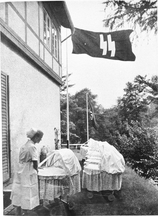 Dzieci urodzone w ośrodku Lebensborn