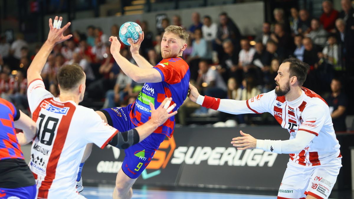 PAP / Tomasz Wojtasik / Na zdjęciu: mecz Arged Rebud KPR Ostrovia Ostrów Wielkopolski - KGHM Chrobry Głogów