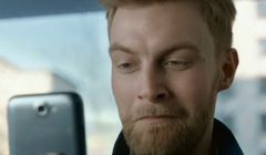 Wyścig przedsiębiorcy z rachunkami reklamuje bezpłatną księgowość w mBanku (wideo)