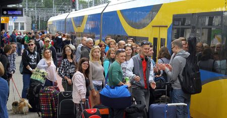 Wakacyjny koszmar na kolei. "Rz": Pociągów brakuje, opóźnień przybywa