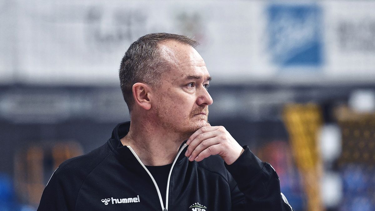 Zdjęcie okładkowe artykułu: Materiały prasowe / MKS FunFloor Lublin / PGNiG Superliga Kobiet / Na zdjęciu: Piotr Dropek