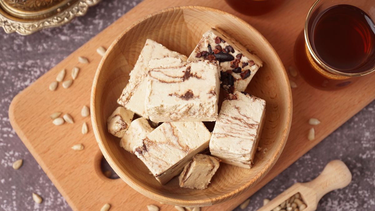 Chałwę bardzo łatwo przygotować w domu. 