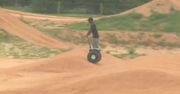 Segwayem po torze do motocrossu (wideo)
