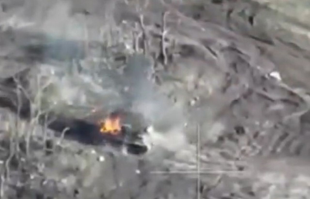 Ukrainians destroy Russian equipment.