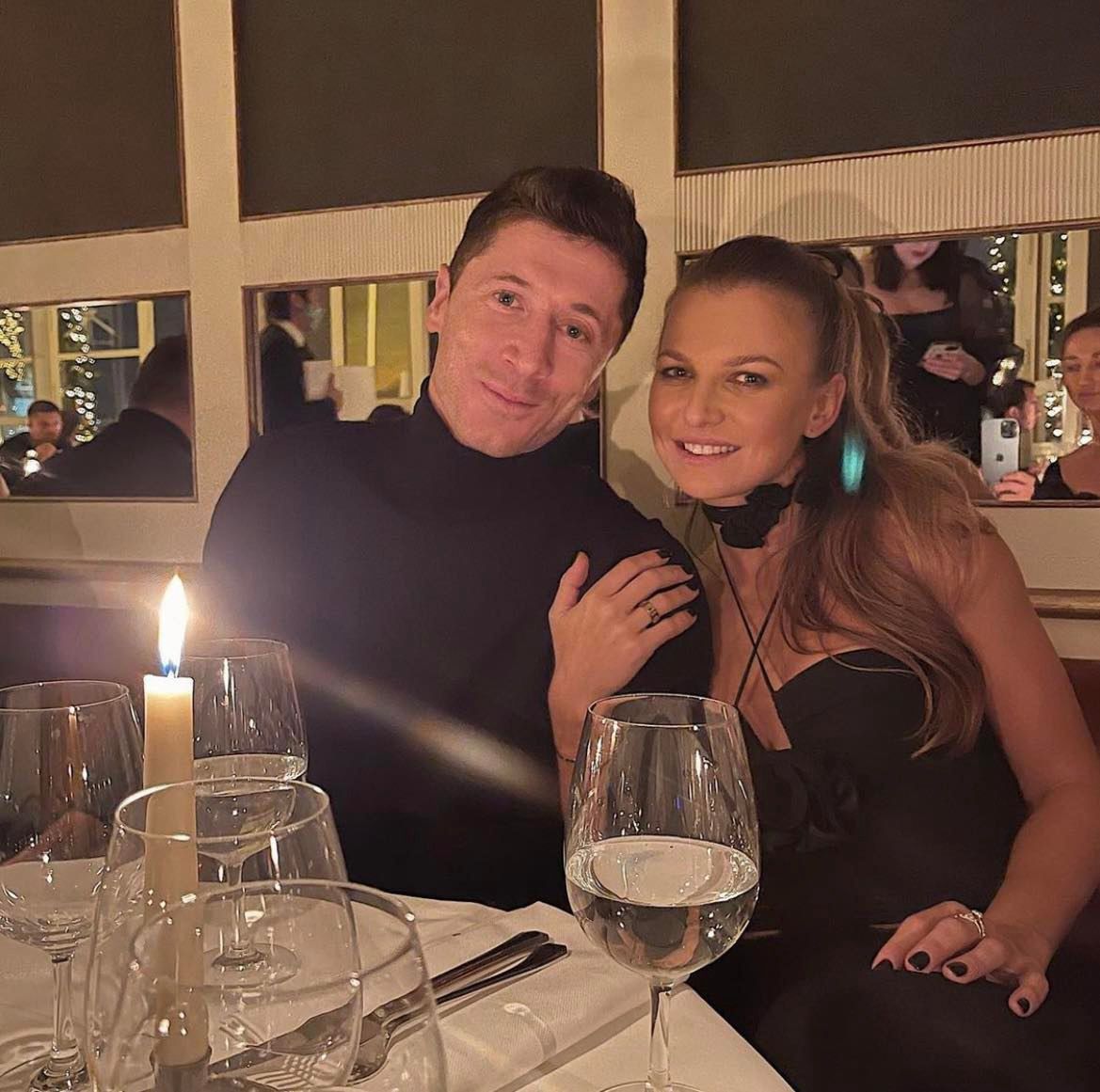 Anna Lewandowska obsypuje Roberta całusami