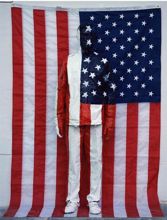 Liu Bolin - niewidzialny Chińczyk 56