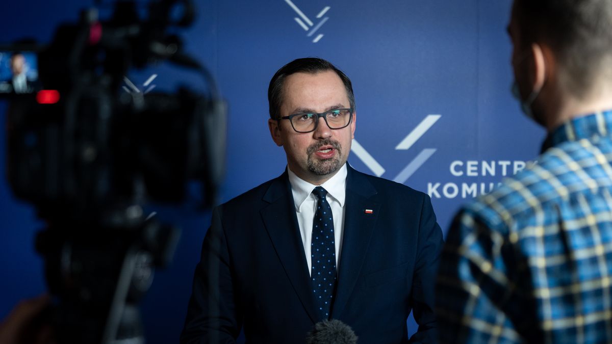Marcin Horala (Government plenipotentiary for the STH) during the press conference on air traffic forecasts for Poland and the new Central Polish Airport (Solidarity Transport Hub) prepared by the IATA, at Chopin Airport in Warsaw, Poland, on 8 February 2022 (Photo by Mateusz Wlodarczyk/NurPhoto via Getty Images)