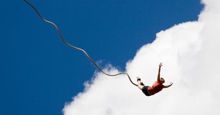 Skoki na bungee w Polsce. Gdzie warto się wybrać?