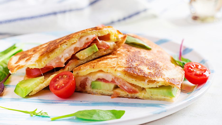 Śniadaniowa tortilla z omletem