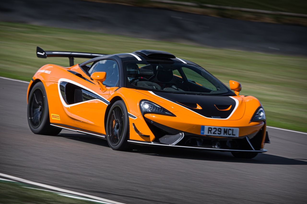 McLaren 620R z pakietem R Pack pozwala wyróżnić się z i tak już ekstrawaganckiej garstki