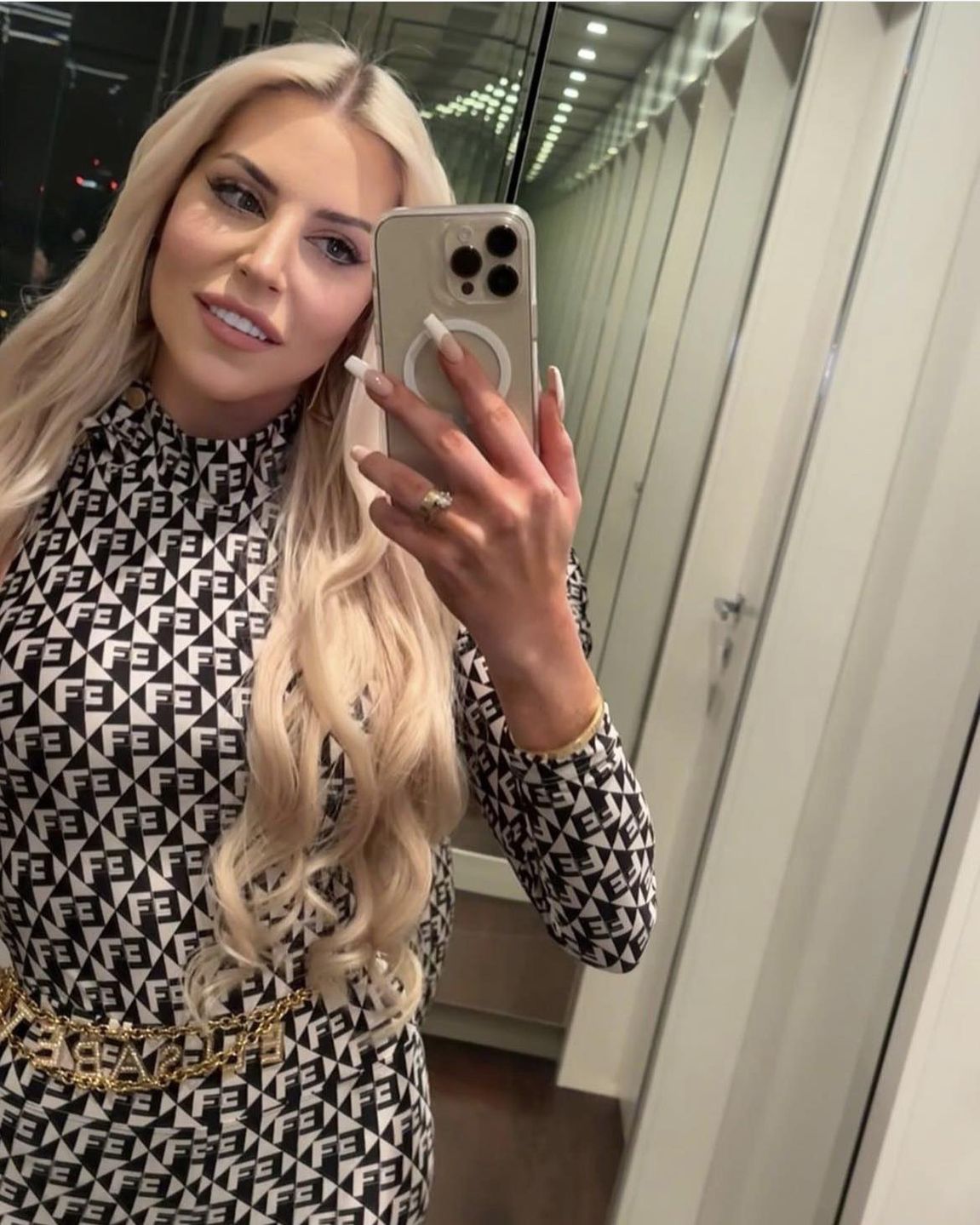 Julia von Stein reaguje (?) na oświadczenie sieci fast foodów