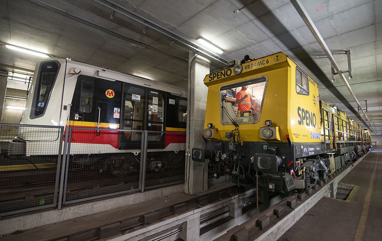 Warszawa. Metro szlifuje tory