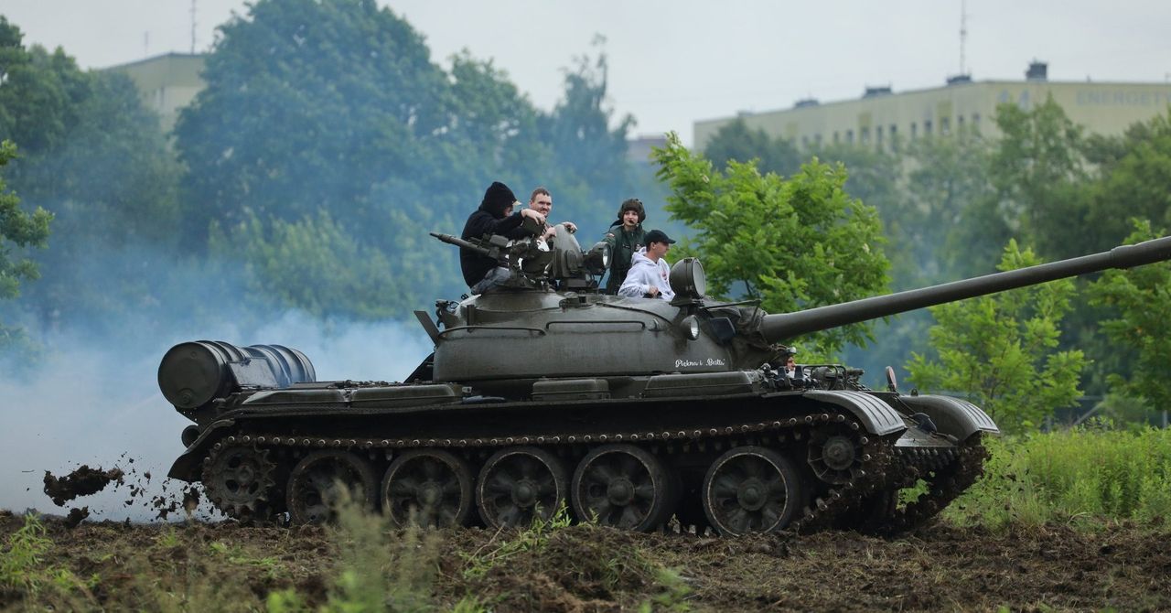 Szeregowiec Ryan? Nie, to Śląskie Manewry, czyli zlot pojazdów militarnych w Bytomiu. Czołgi, śmigłowce, karabiny