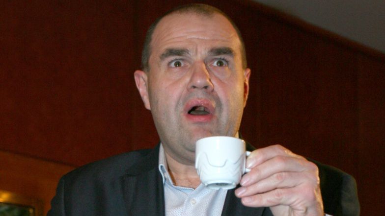 Cezary Żak doigrał się. Odpowie za palenie śmieci