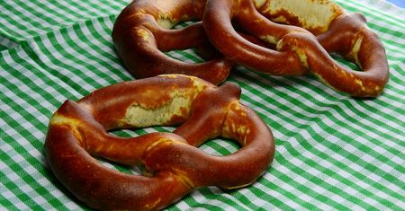 Precle z dodatkiem niewzbogaconej mąki, bez dodatku soli