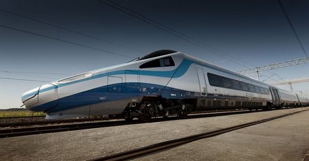 Wolą tanie pociągi niż Pendolino. Co zawiozą minister infrastruktury?