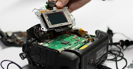 Firma Nikon projektuje własne matryce. Ma od tego grono specjalistów