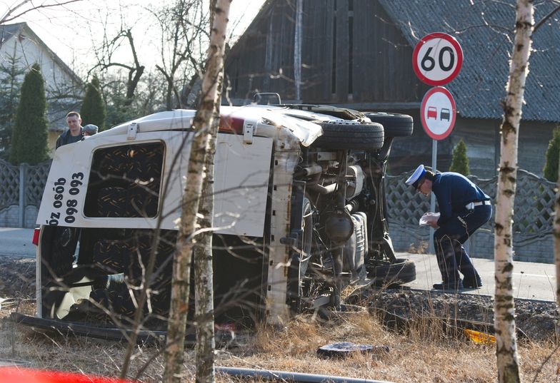 Wypadek autobusu z młodzieżą pod Łodzią