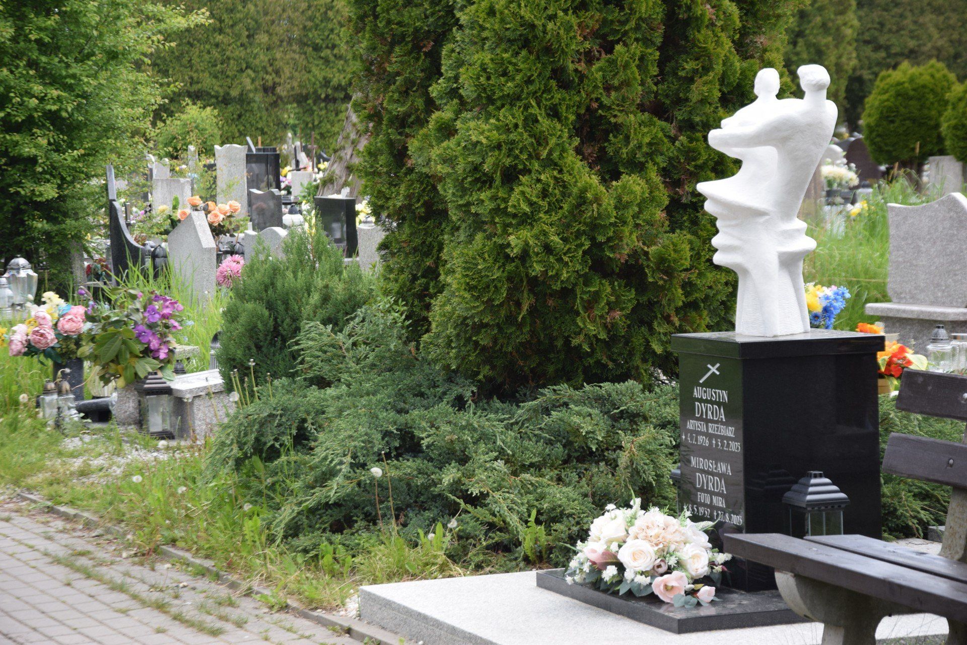 Grób Augustyna Dyrdy i jego żony Mirosławy na cmentarzu w Tychach-Wartogłowcu