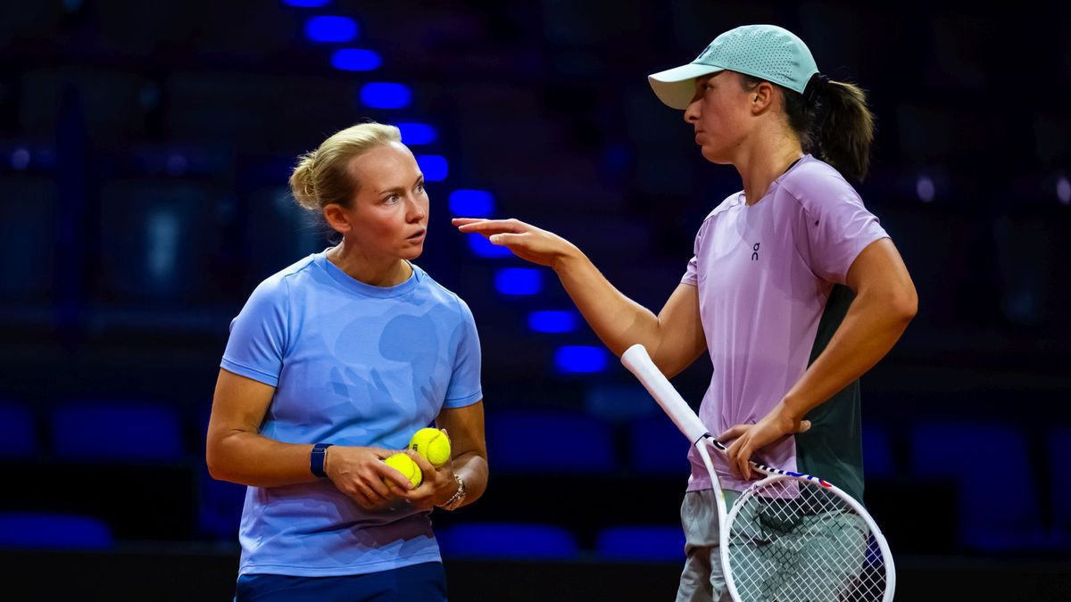 Getty Images / Robert Prange / Od lewej: Daria Abramowicz i Iga Świątek