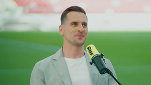Był w związku, a reklamował Tindera. "Jest mi wstyd"