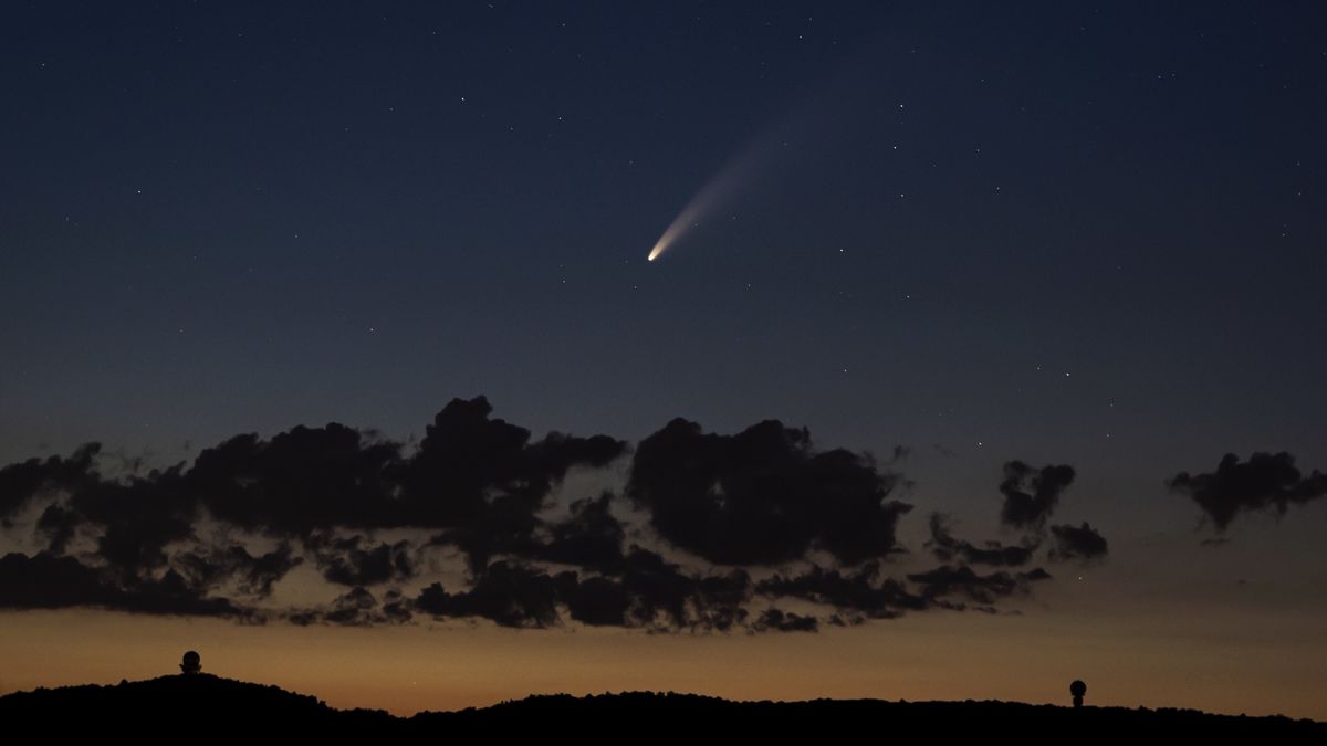 Na niebie można zobaczyć kometę NEOWISE