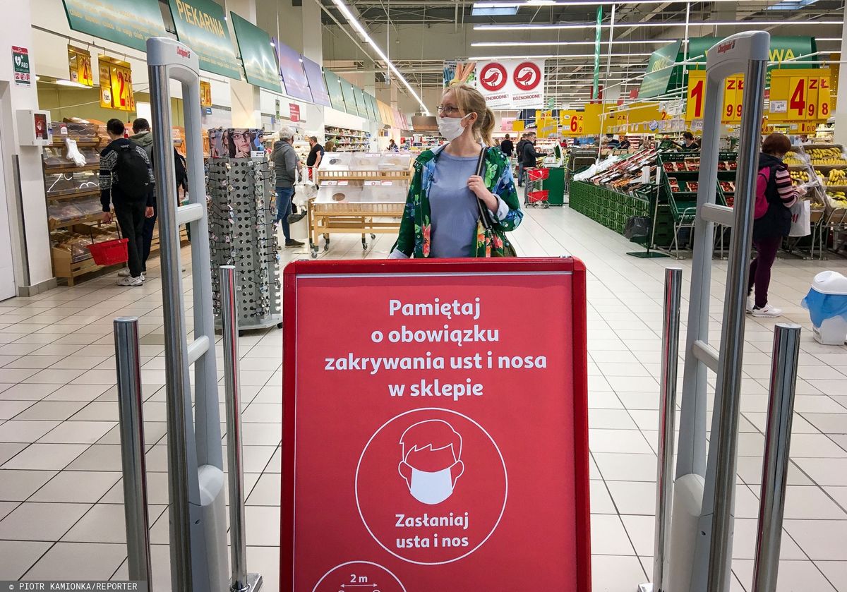 Koronawirus w Polsce. Policjanci sprawdzą, czy Polacy noszą maseczki