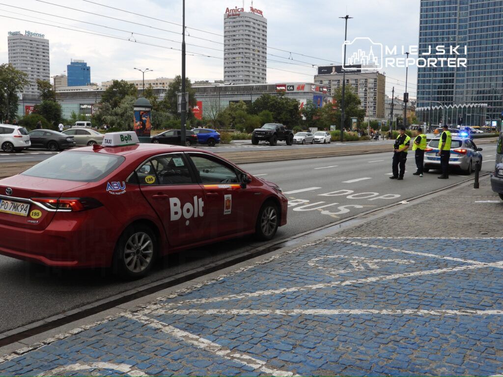 Warszawa: 9-latek wbiegł pod auto. Jest w ciężkim stanie