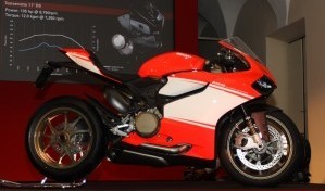 Ducati Panigale Superleggera na targach EICMA 2014