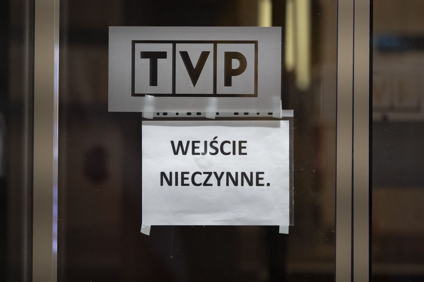 Pożegnania z TVP już w planach, są zawieszenia pracowników