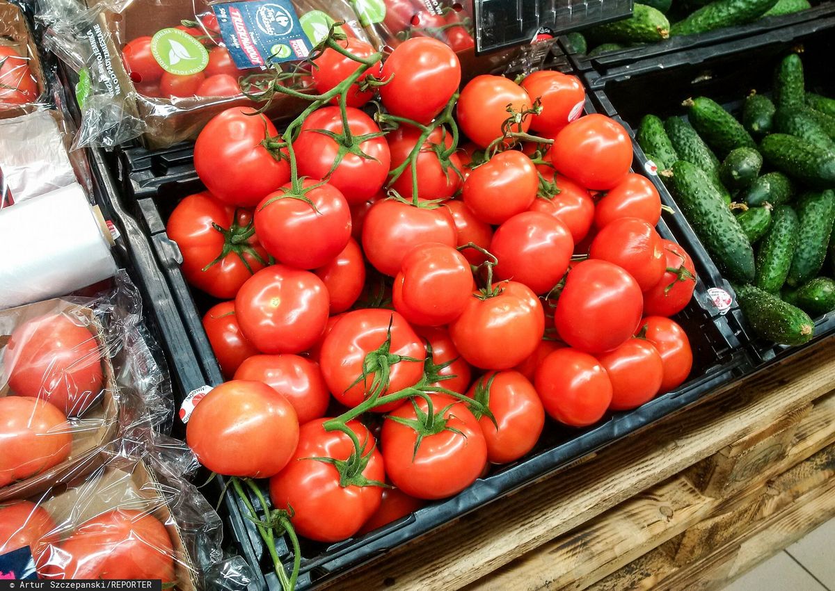 W pomidorach z Biedronki i Lidla wykryto pestycydy