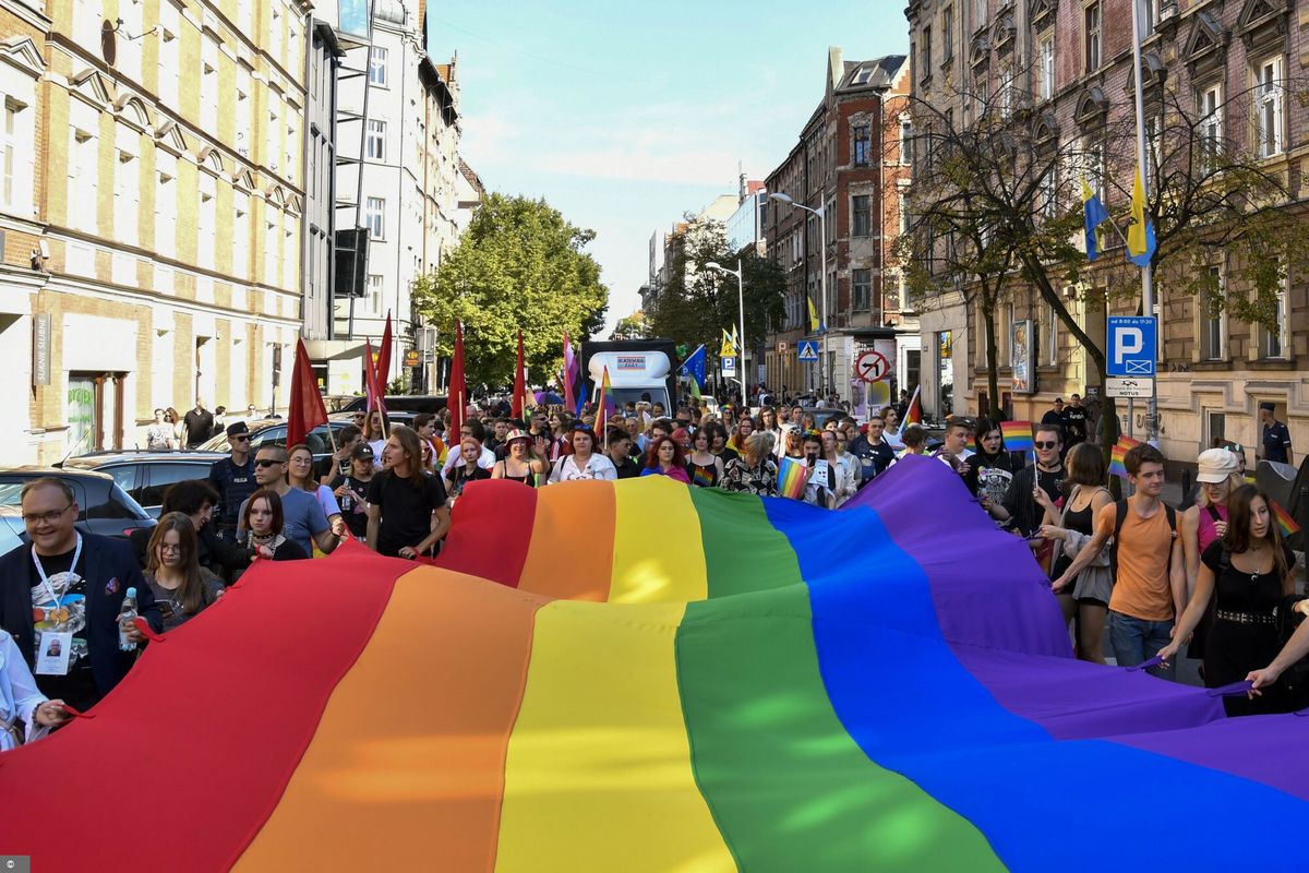 Uchwały dot. LGBT. Polski rząd odpowiada Komisji Europejskiej