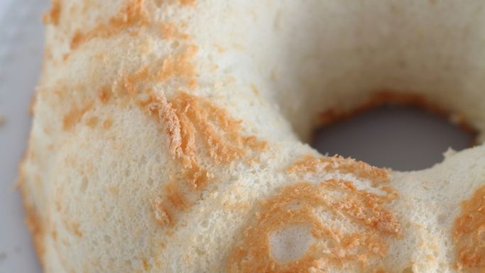 Białe ciasto bez polewy