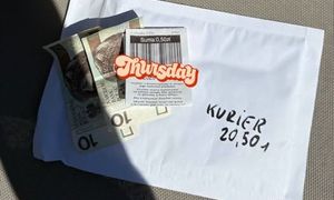 Kurier miał odebrać 20,50 zł. Klient zapłacił bonem kaucyjnym