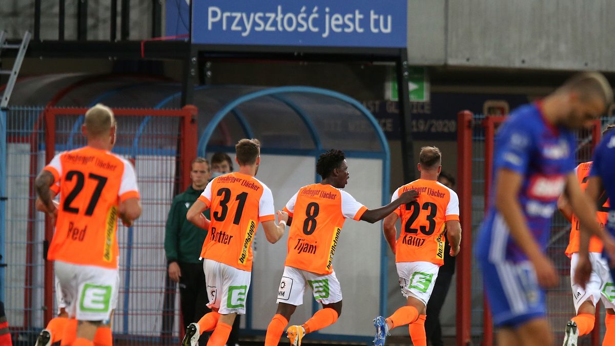 Zdjęcie okładkowe artykułu: PAP / Andrzej Grygiel / Na zdjęciu: piłkarze TSV Hartberg cieszą się z bramki