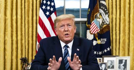 Impeachmentu nie będzie. Eksperci tłumaczą, dlaczego Trump pozostanie prezydentem