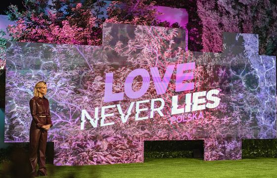 Pierwszy polski reality show Netfliksa "Love Never Lies Polska". Prowadzącą Maja Bohosiewicz