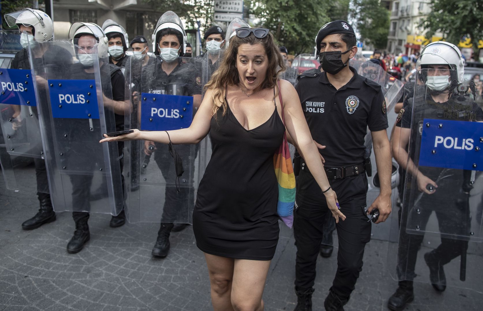 Parada LGBT w Stambule. Policja użyła gazu łzawiącego