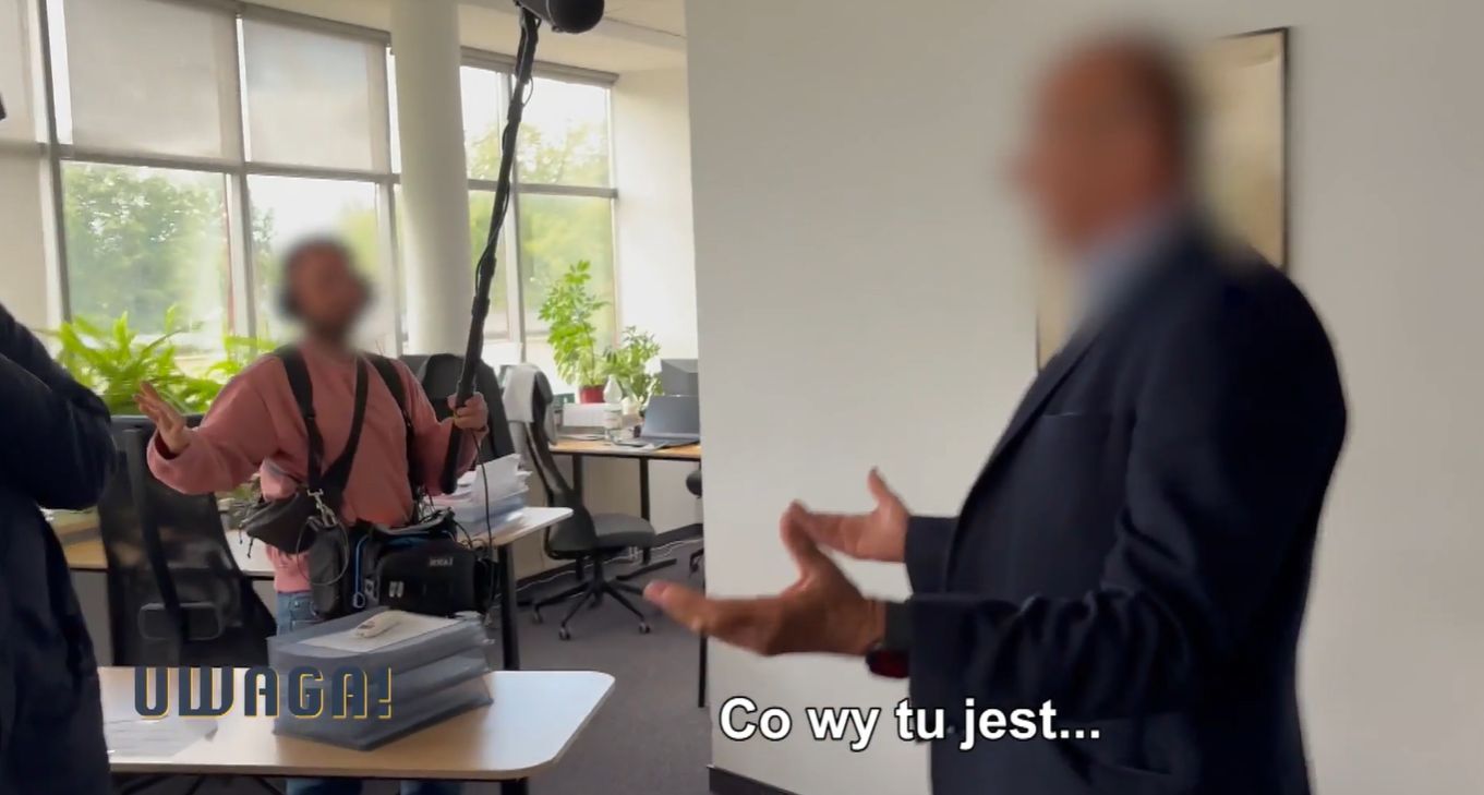 Reporter "Uwagi" TVN został uderzony na wizji