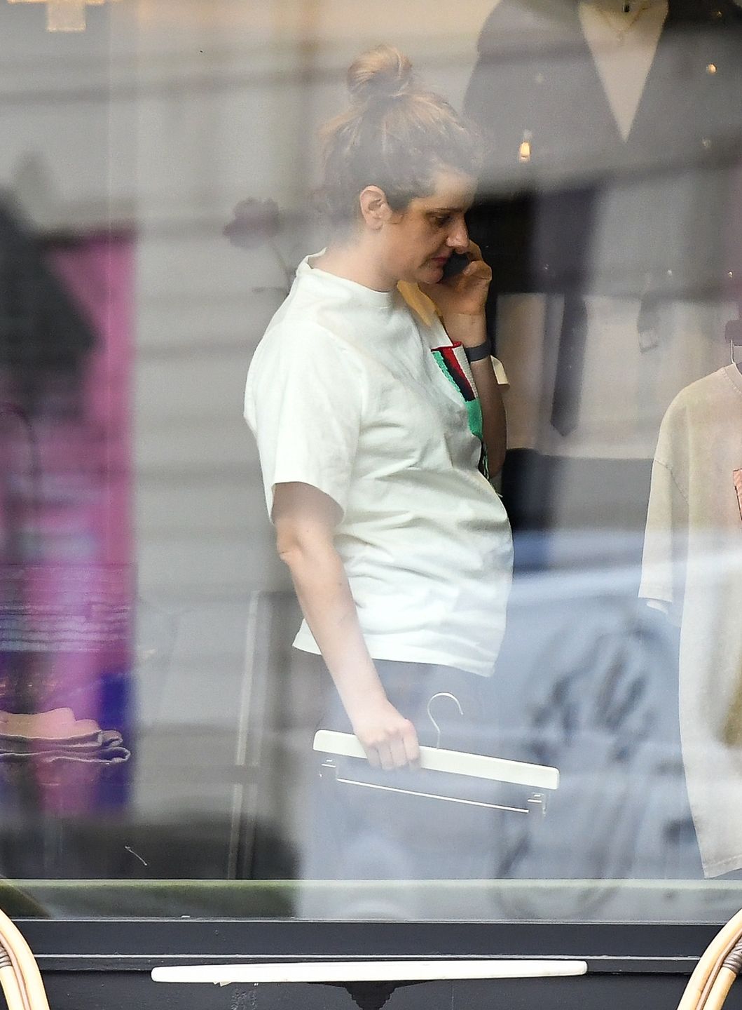 Zofia Zborowska buszuje po sklepach