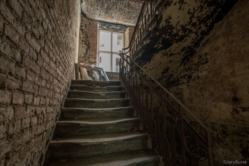 Warszawski urbex: Co znajduje się wewnątrz kamienicy przy Żelaznej 43? 7