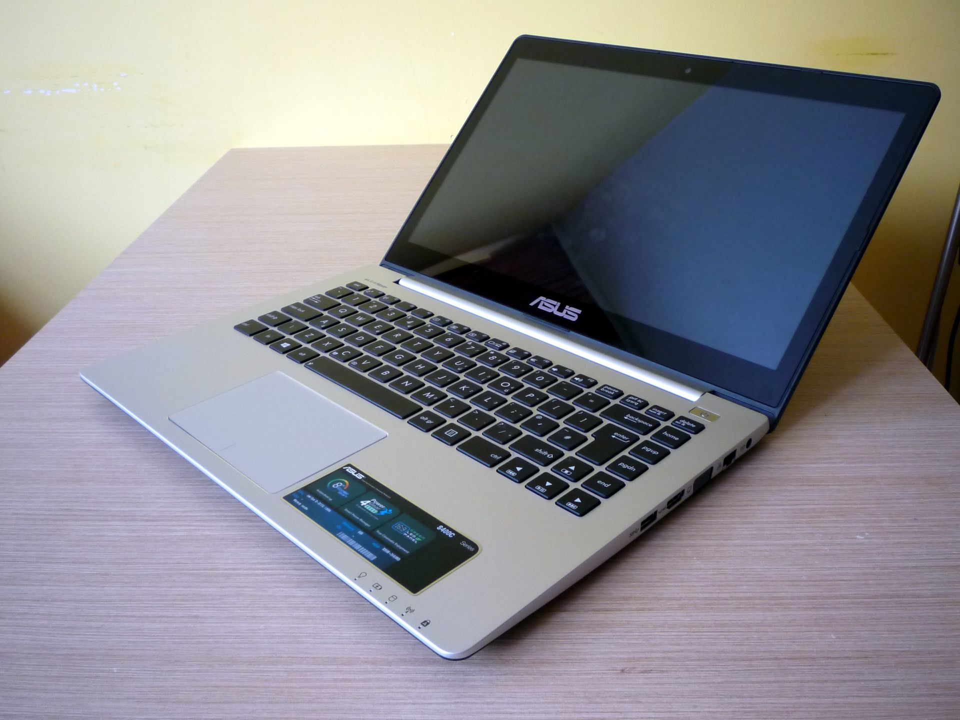 Asus VivoBook S400 – jest ultra, jest… dobrze? [test] 6
