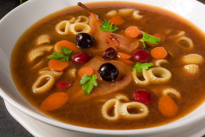 Czernina, zwana także czarną polewką lub zalewajką to rodzaj zupy, która od lat budzi kontrowersje.