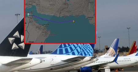Boeing 737 zniknął z radarów. Wcześniej gwałtownie obniżył lot
